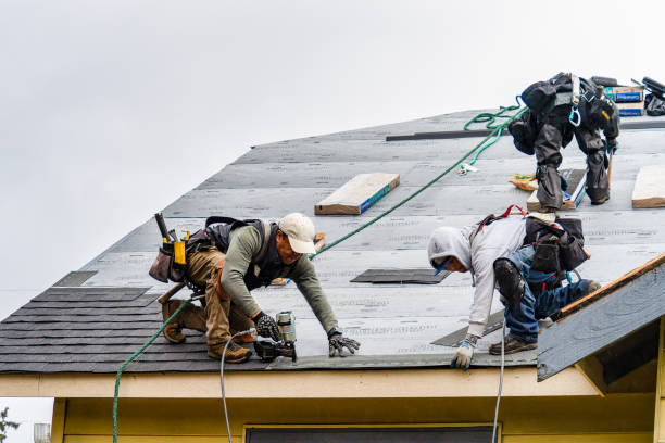 Professional Roofing technician working in Deanville, TX